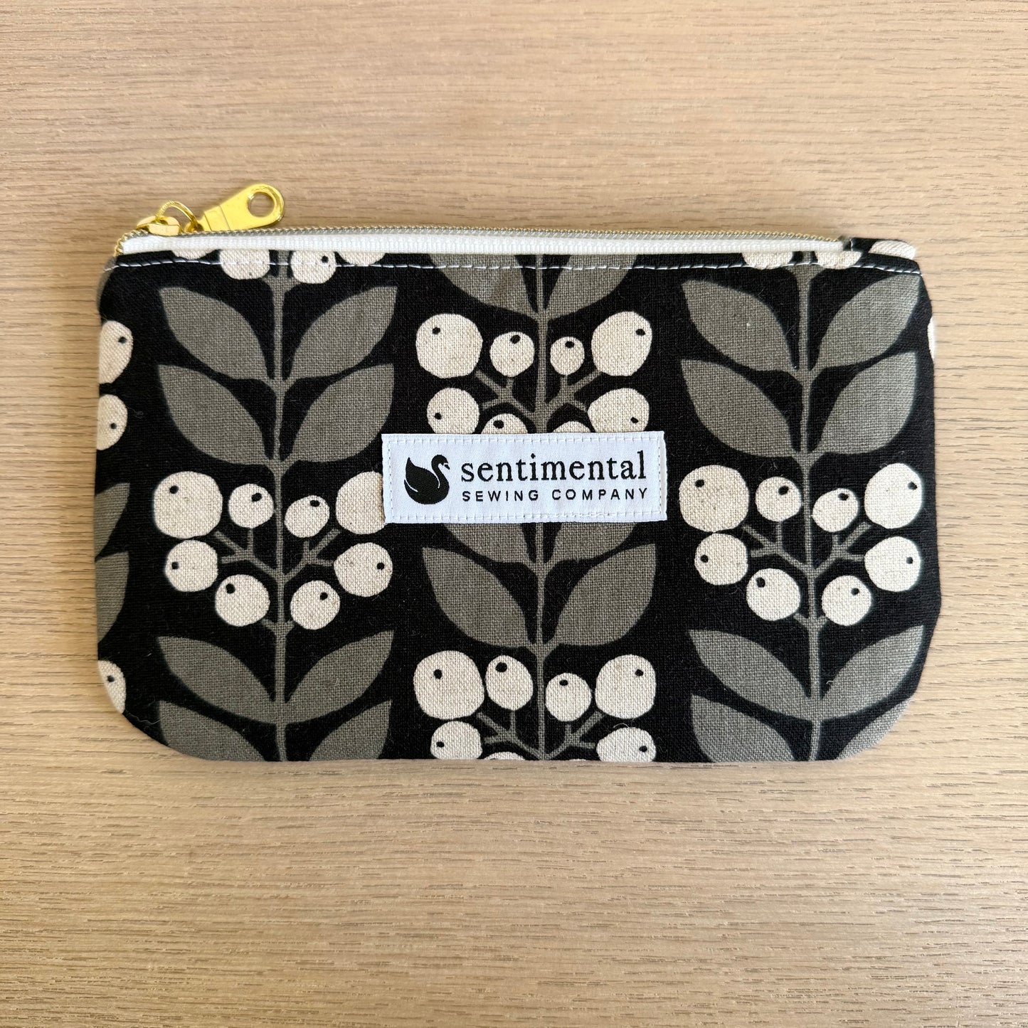 Berries on a Vine Card Pouch