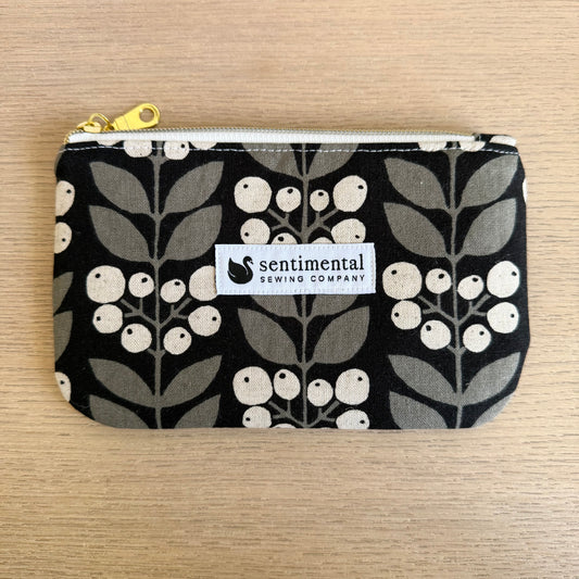 Berries on a Vine Card Pouch