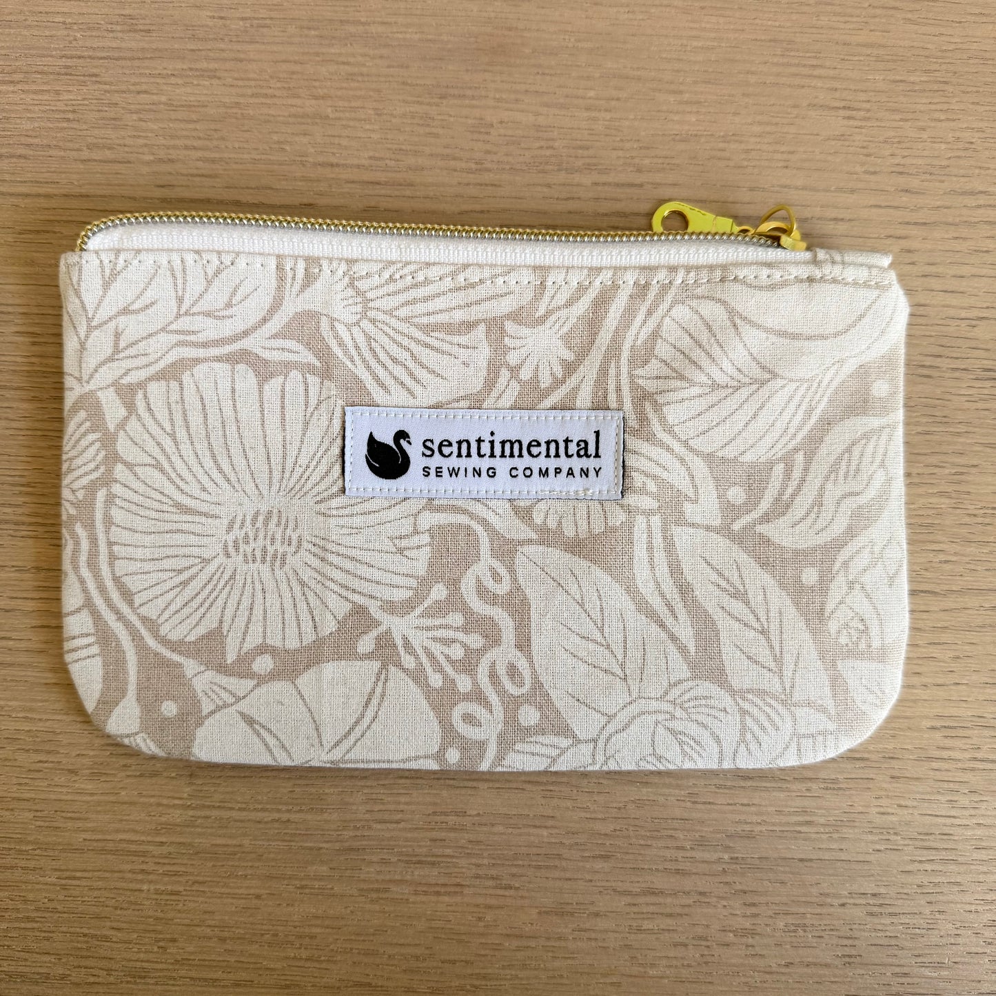 Graphic White Floral Card Pouch