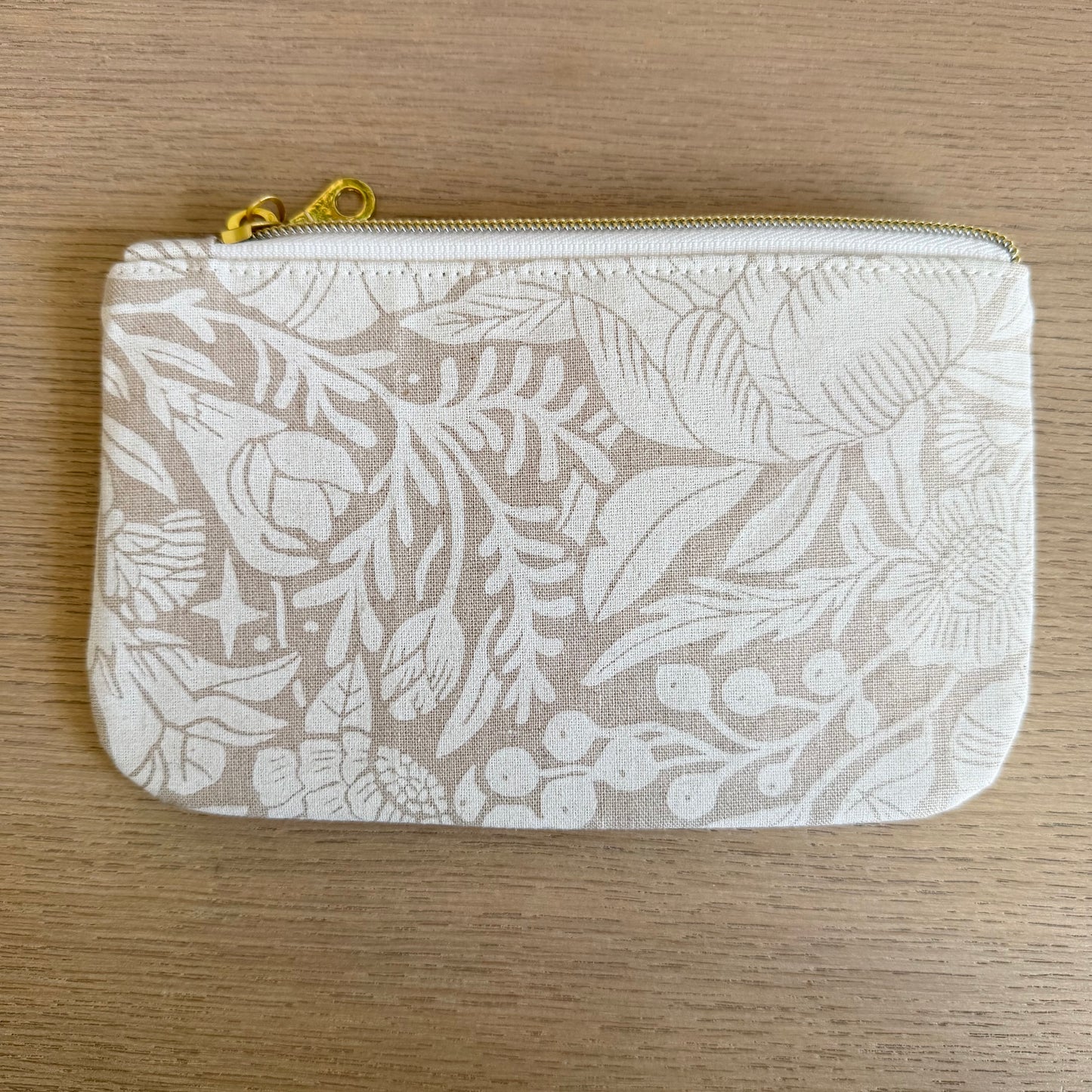 Graphic White Floral Card Pouch